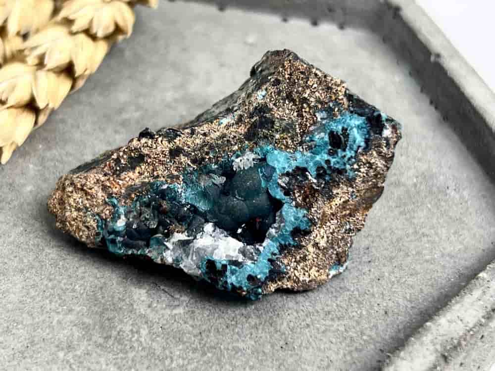 سنگ فیروزه پیریت دار انتخابی زیبا برای کلکسیون سنگ های ارزشمند
